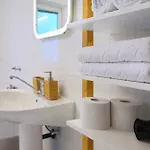 Peter & Free Parking شقة