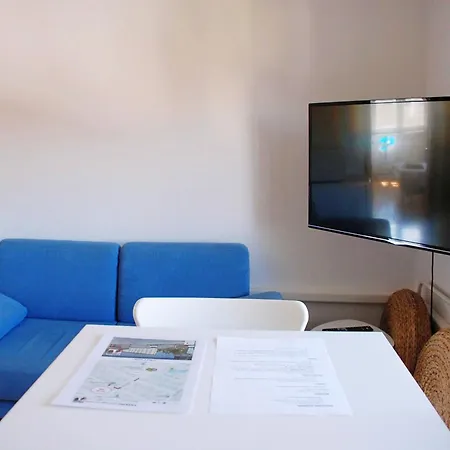 Peter & Free Parking Апартаменты *