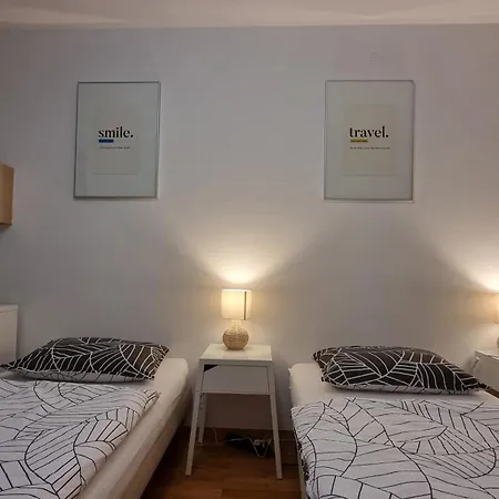 Peter & Free Parking דירה *