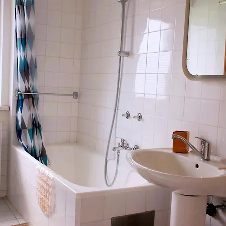 Peter & Free Parking *