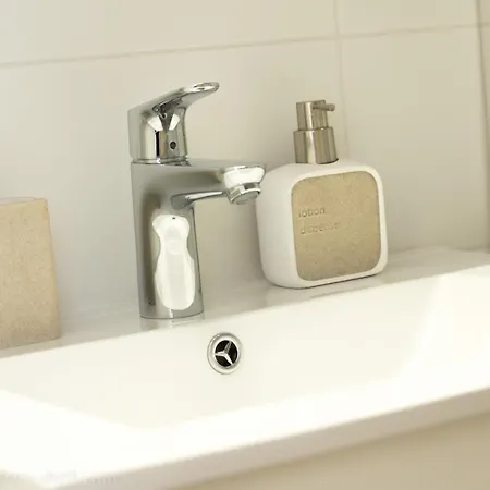 Peter & Free Parking